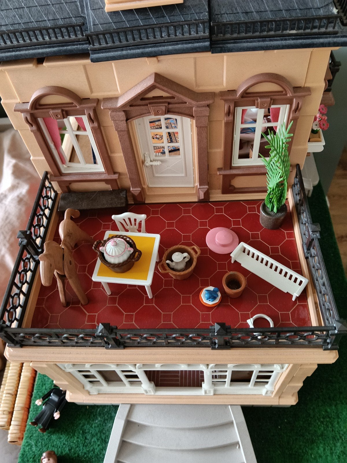 Foto 12 van Victoriaans poppenhuis playmobil met extra meubels