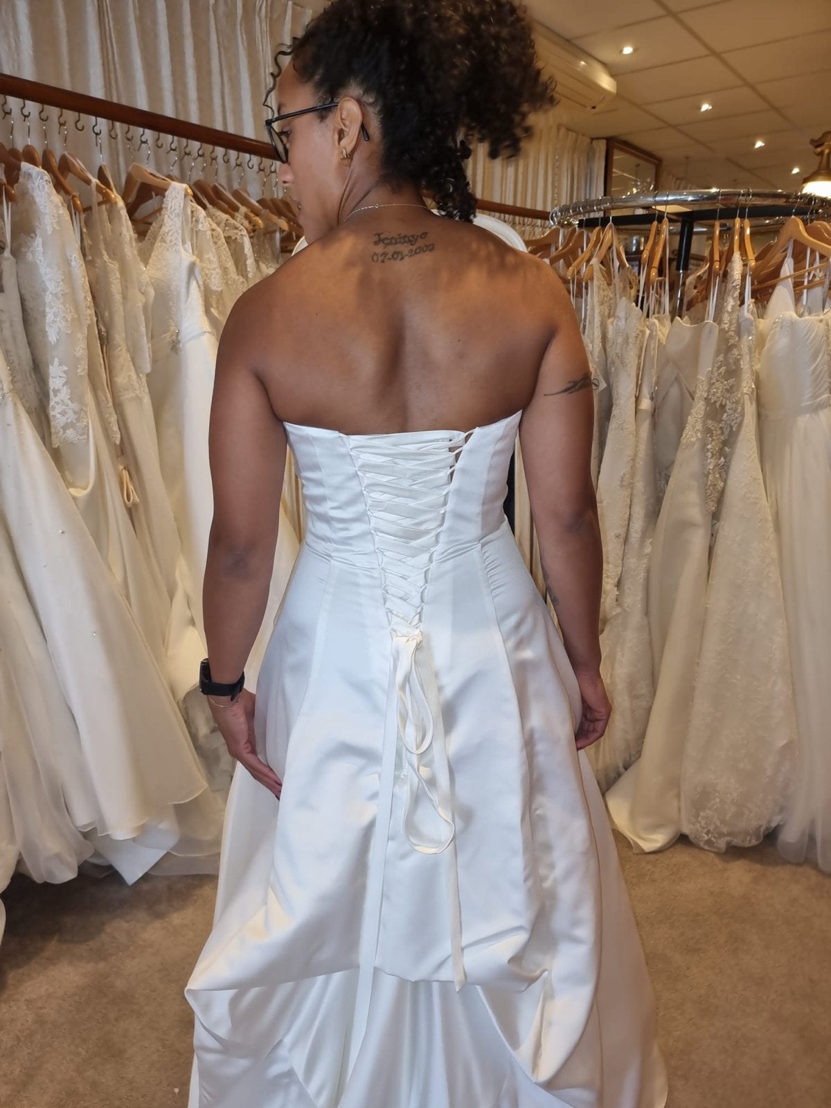 Elegante Strapless Trouwjurk met Veterdetail, Kleding | Dames, Trouwkleding en Trouwaccessoires, Ophalen of Verzenden, Zo goed als nieuw