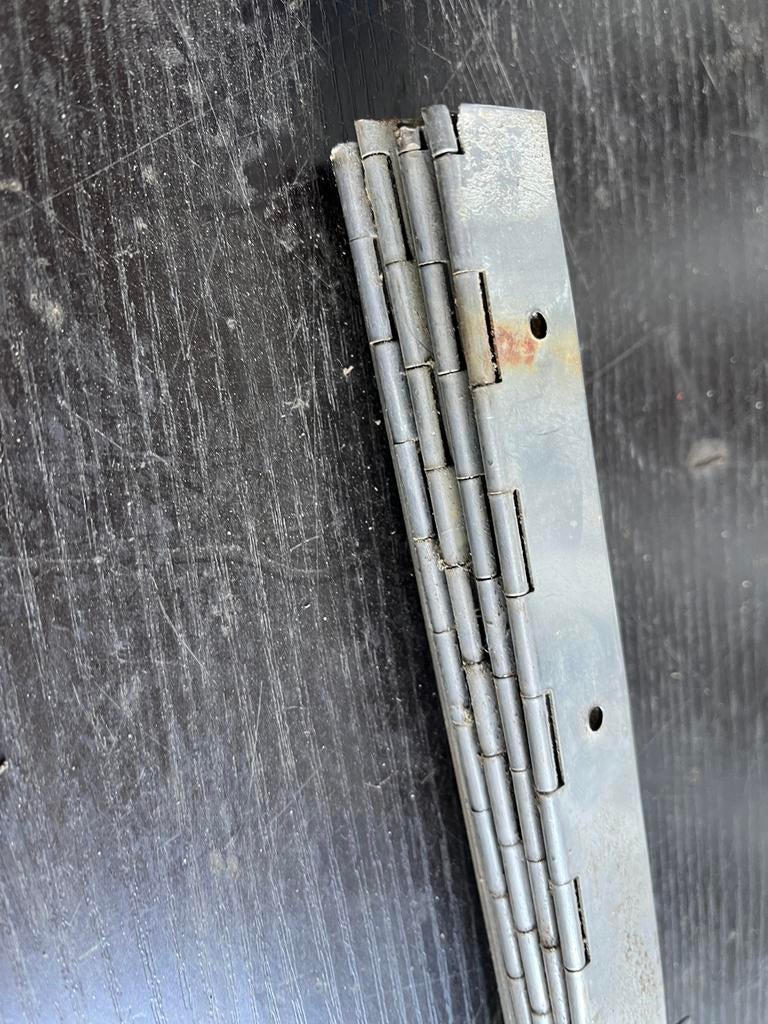 Piano scharnieren 6x 1 meter, Ophalen, Gebruikt, IJzer, Scharnier