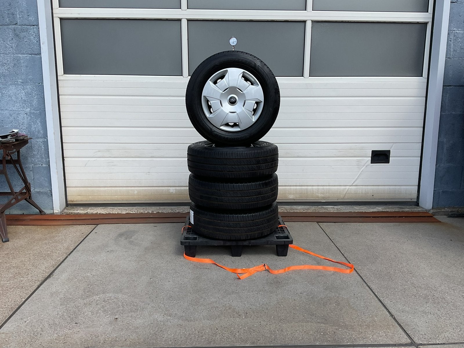 Ford - Transit Custom  Demo  Zomerset  215 - 65 - 16., Auto-onderdelen, Banden en Velgen, Ophalen, 16 inch, Banden en Velgen, Nieuw