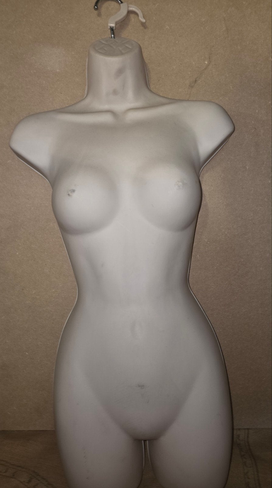 12 x Vrouwelijke torso paspoppen met haak, Ophalen of Verzenden