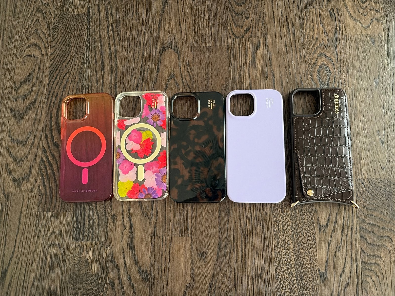 5 iPhone 14 hoesjes: 4x Ideal of Sweden, 1x Dutchies, Gebruikt, Verzenden, IPhone 14, Meerkleurig