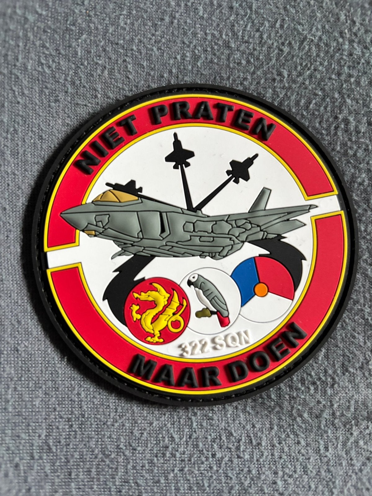 Pvc embleem 322 SQN niet praten maar doen, Verzenden, Luchtmacht, Nederland, Embleem of Badge