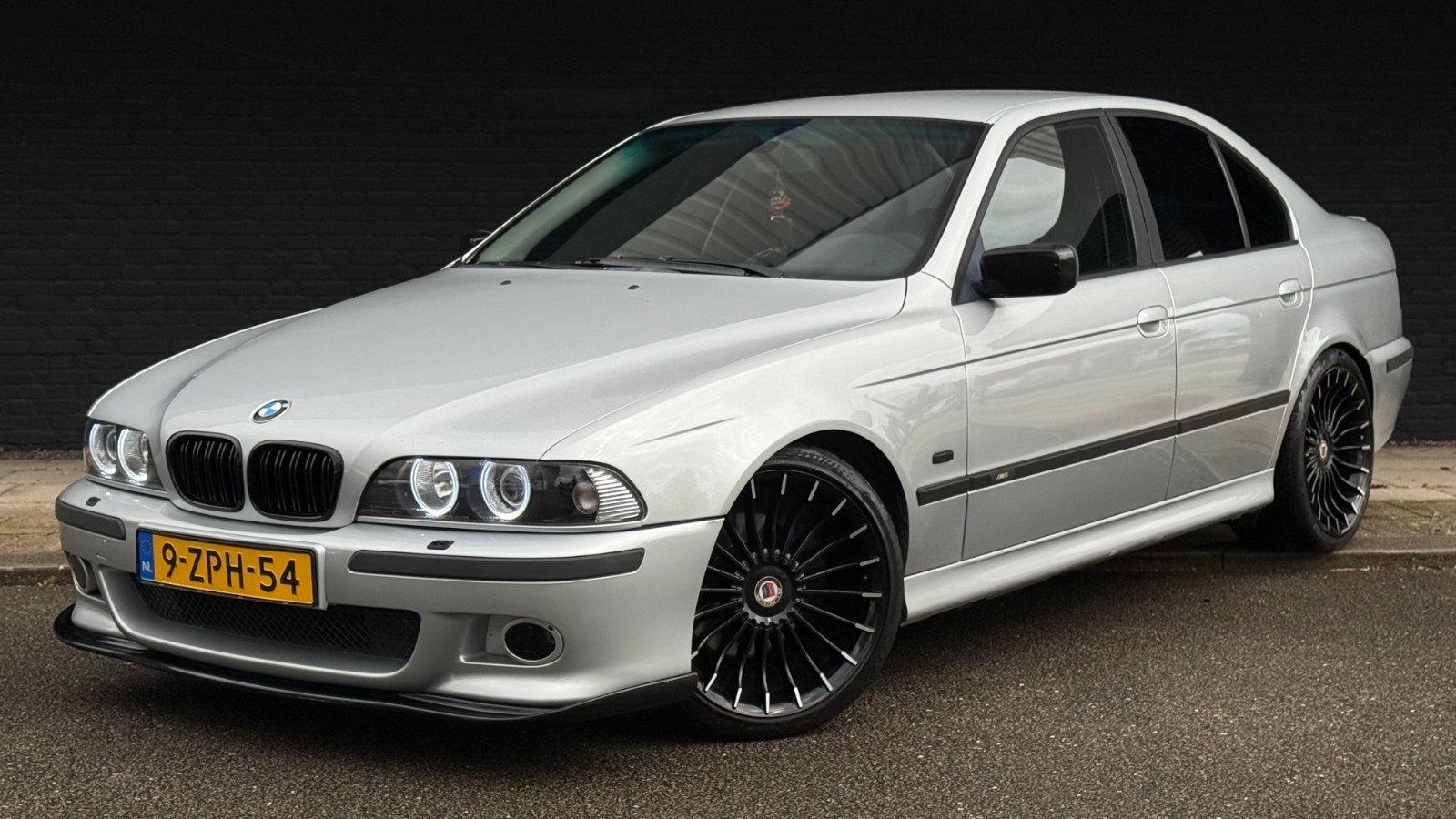 BMW E39 540i | 4.4 V8 | Dealer onderhouden | Bruut geluid!, 2000 kg, Particulier, Dealer onderhouden, 5-Serie