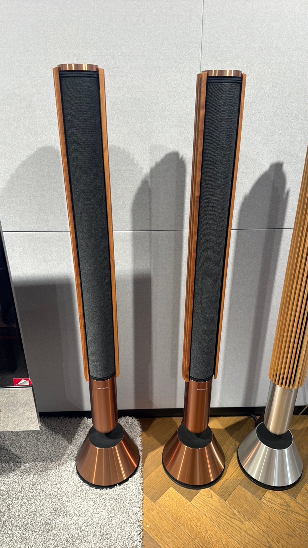 Bang & Olufsen B&O BeoLab 28 bronze tone walnut, Vloerstaande luidspreker, Bang & Olufsen, Zo goed als nieuw, Bang & Olufsen