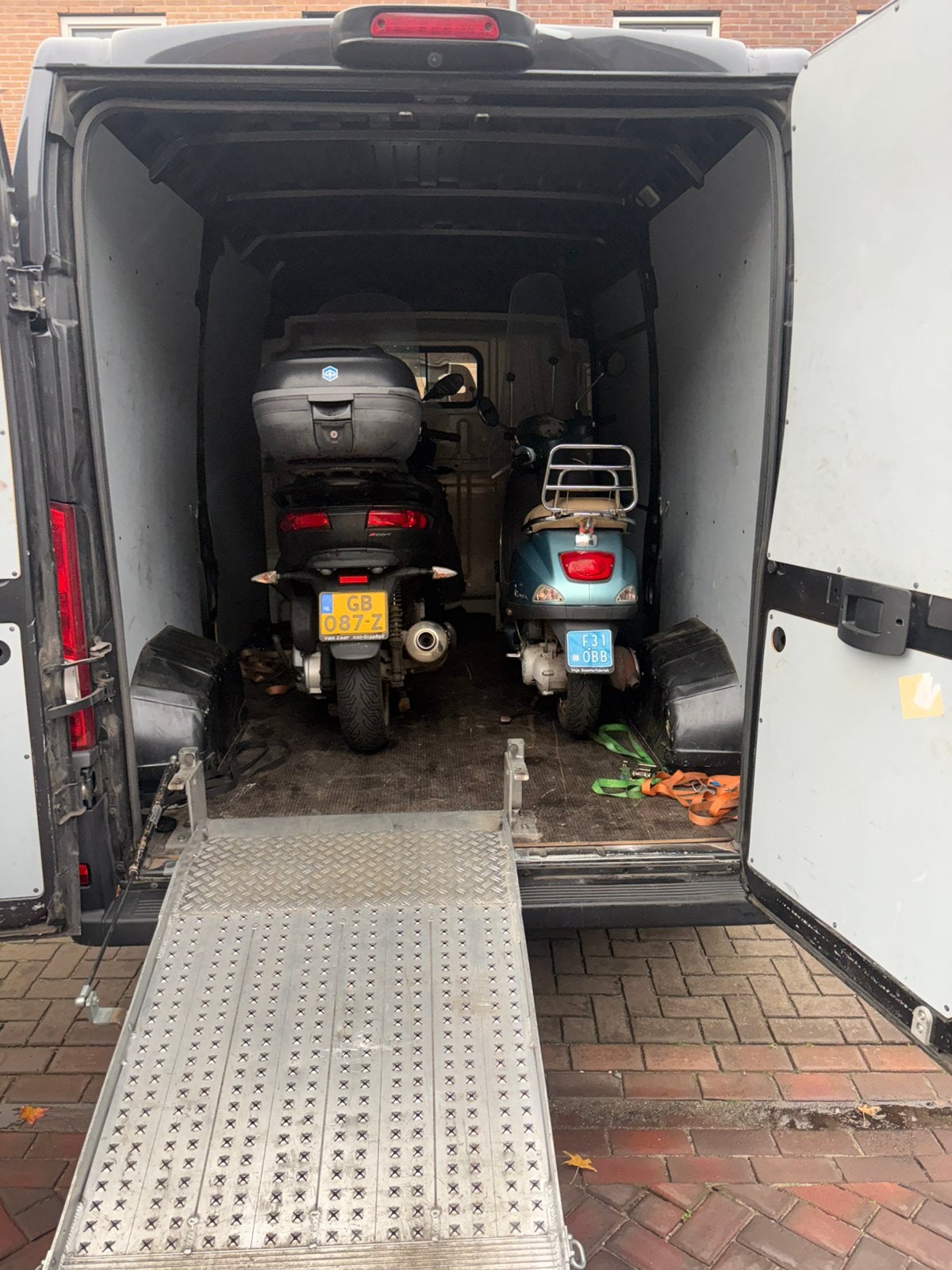 Onderhoud / reparatie / inkoop vespa/piaggio gts mp3, Ophalen