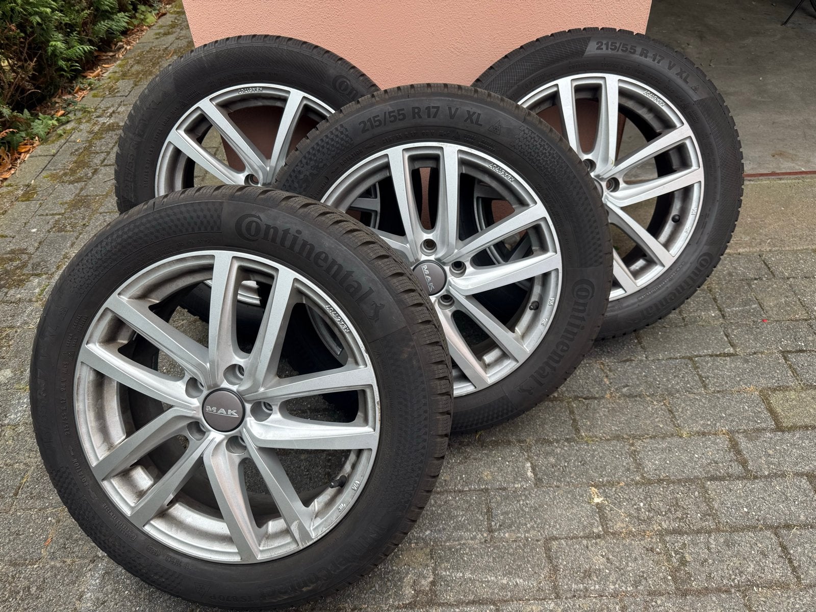 VW T roc Continental Winterbanden op MAK Velgen 215/55 R17, Ophalen, Banden en Velgen, 17 inch, Winterbanden