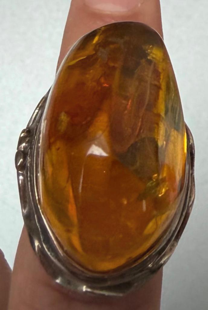 Silver statement ring, natural honey Baltic amber gemstone., Ophalen of Verzenden, Zo goed als nieuw