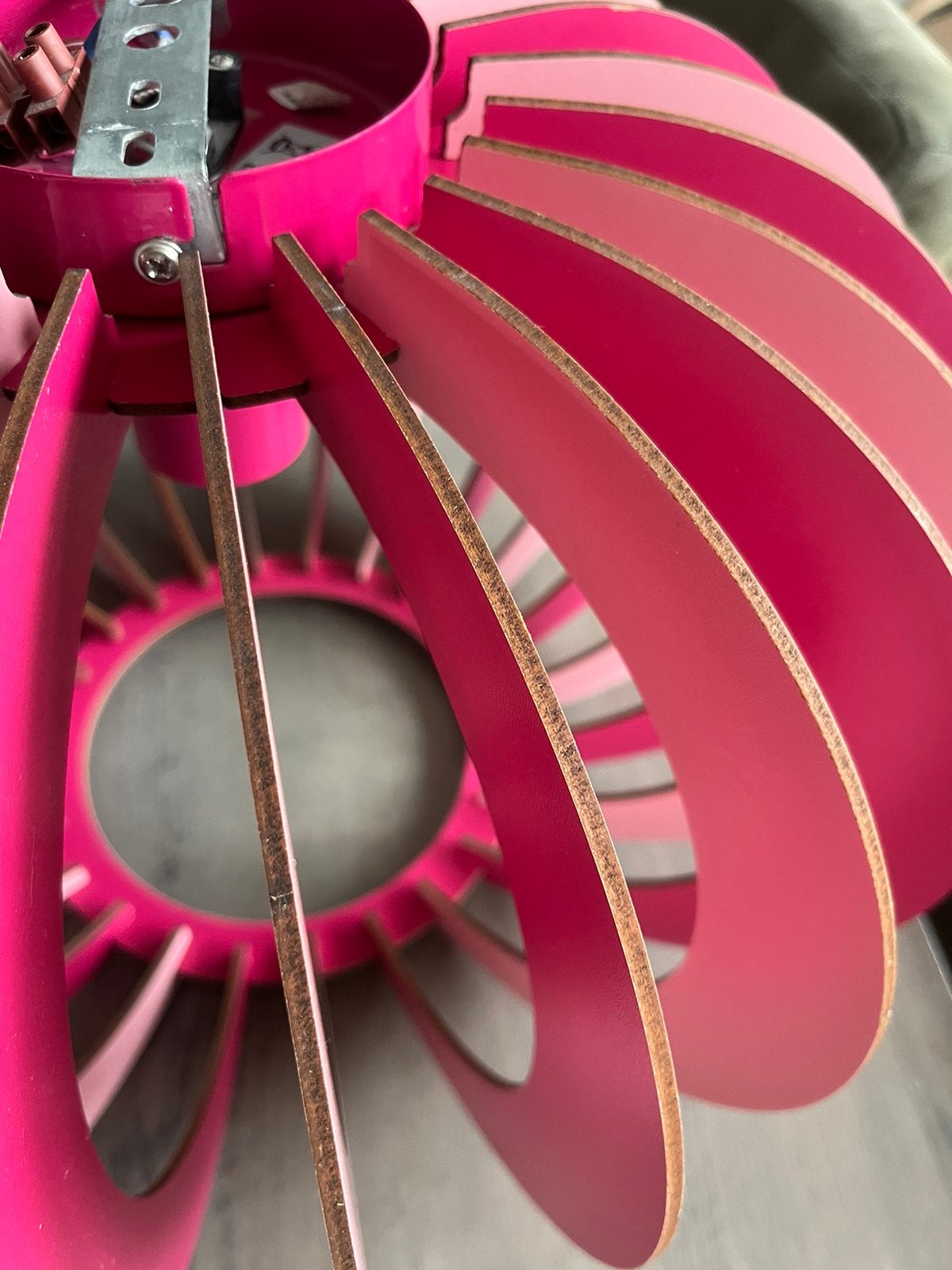 Foto 3 van Hanglamp rond lichtroze en donker roze