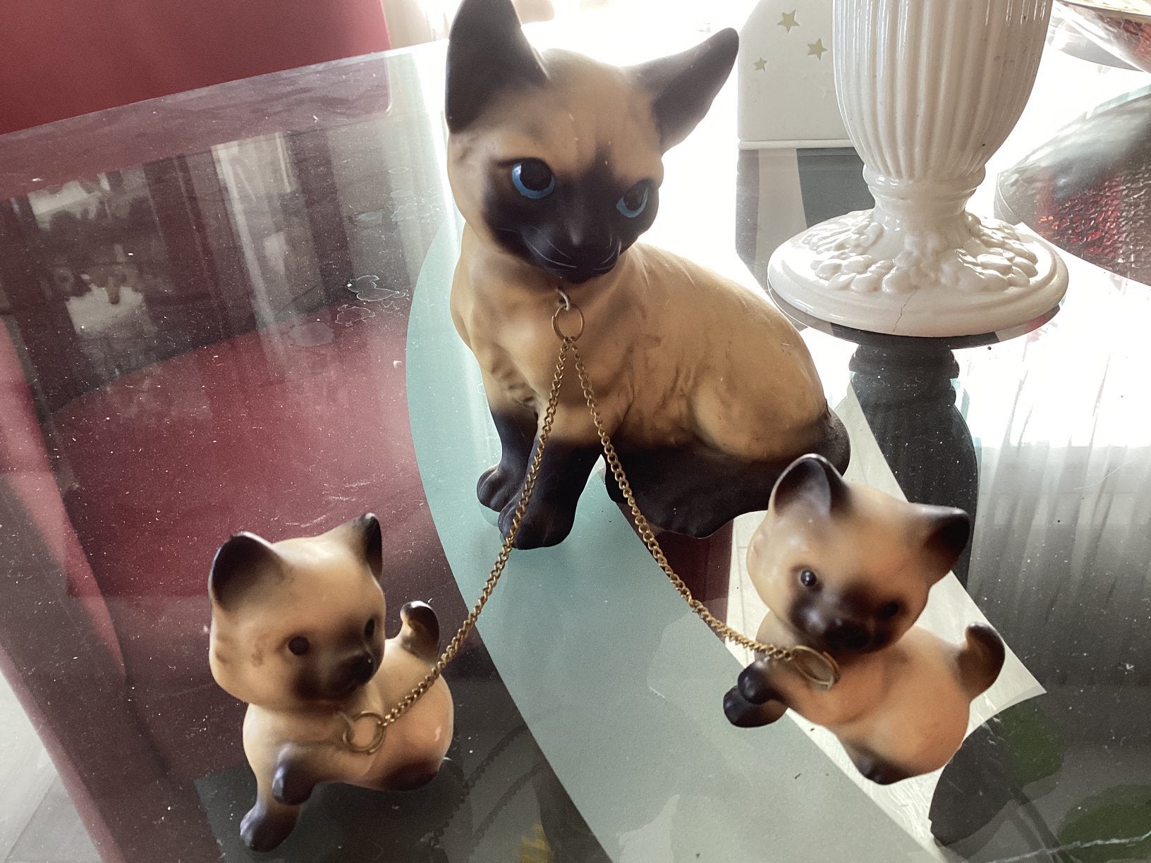 Siamese Poes met jonkies // biscuit porselein hoog 14 cm, Ophalen of Verzenden