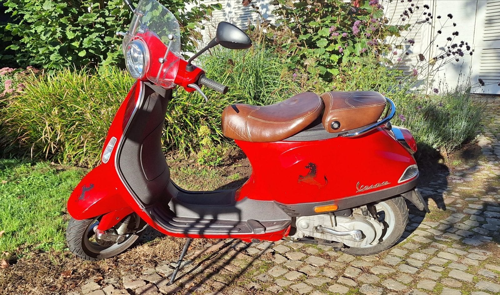Vespa LX 50 - Rode Scooter met Bruin Lederen Zadel, Fietsen en Brommers, Ophalen, Gebruikt, Benzine, Vespa