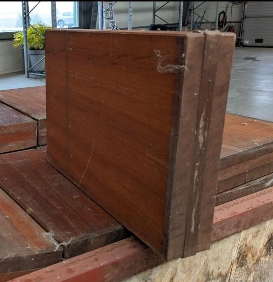 IROKO BLOK  
43  29  7 cm. Massief., Minder dan 25 mm, Ophalen of Verzenden, Plank, Minder dan 200 cm