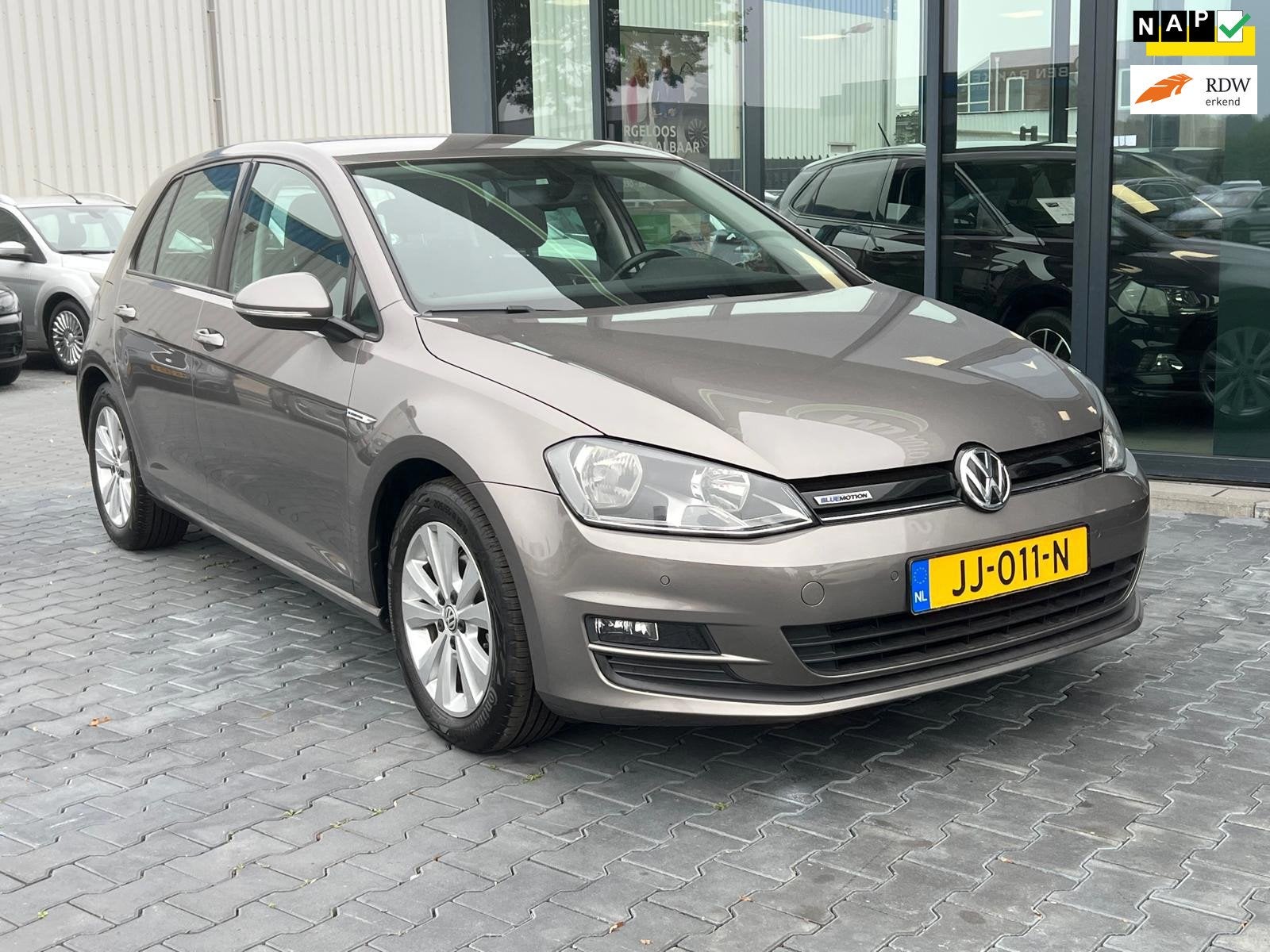 Volkswagen Golf 1.0 TSI BUSINESS EDITION CONNECTED LED, Auto's, Voorwielaandrijving, Stof, Gebruikt, Euro 6