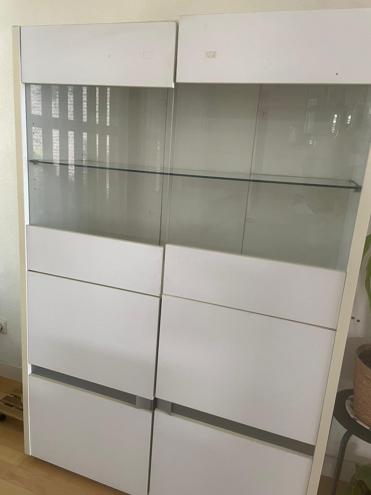 Kast met verlichting (gratis), Antiek en Kunst, Antiek | Meubels | Kasten, Ophalen of Verzenden