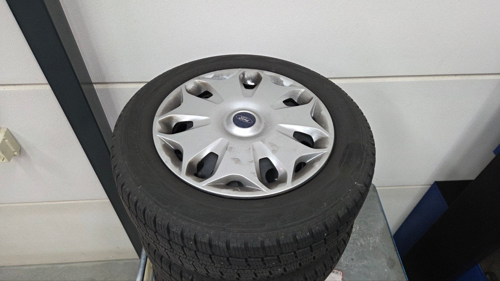 Winterbanden Ford Transit Connect 2021 - 205/60R16, Auto-onderdelen, Banden en Velgen, Ophalen, 16 inch, Banden en Velgen, Bestelwagen