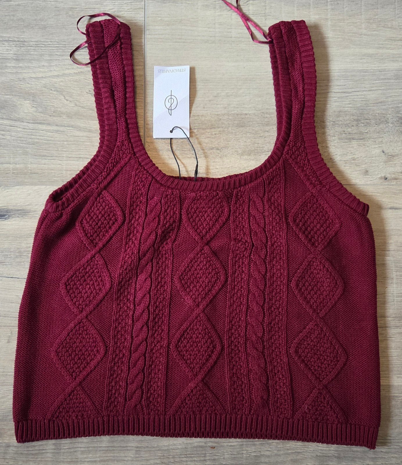 Stradivarius Gebreide Cropped Top - Bordeauxrood maat L (1), Maat 42/44 (L), Nieuw, Ophalen of Verzenden, Zonder mouw
