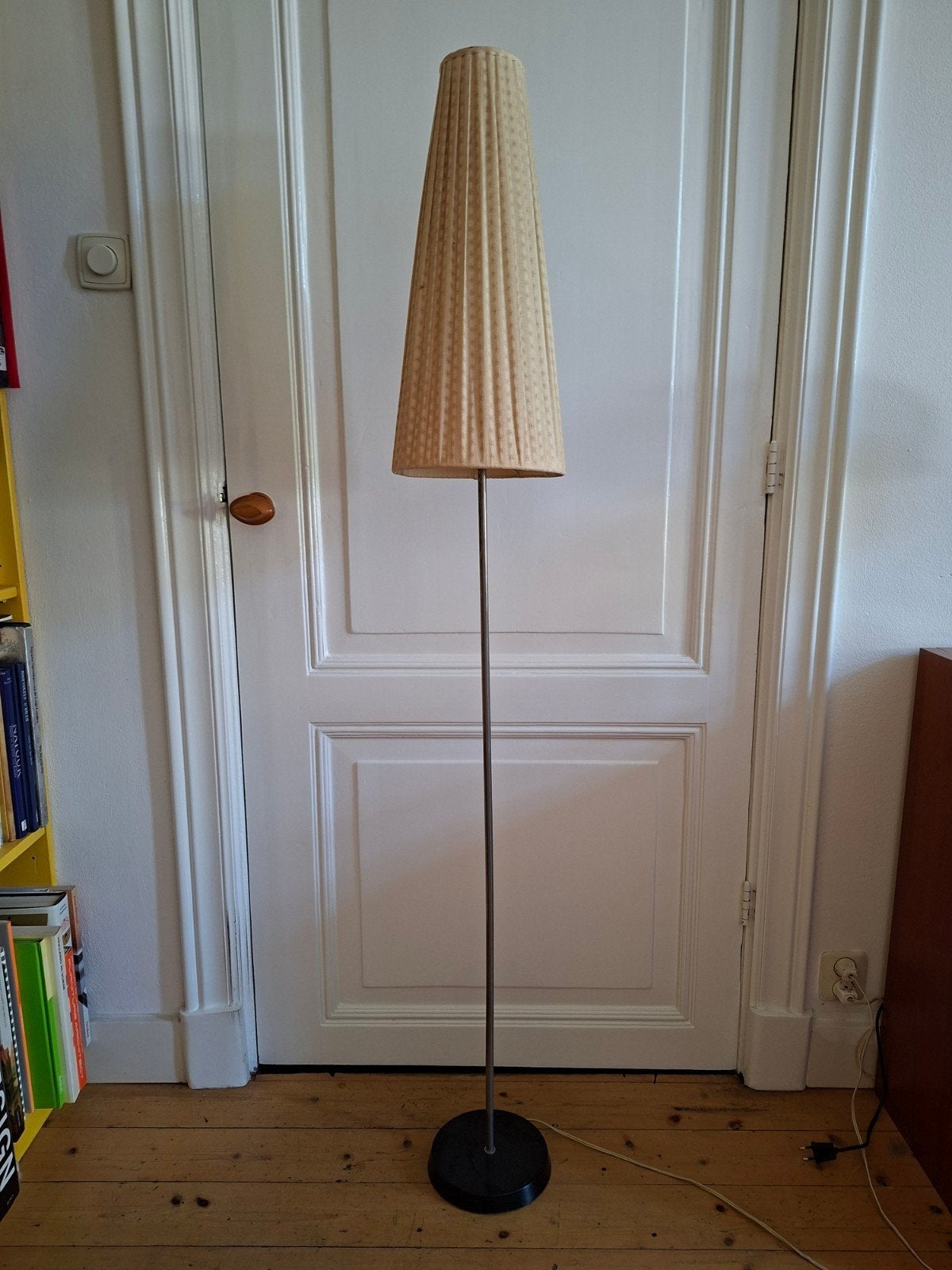 Artifort vloerlamp, ontwerper Henk Fillekes, Ophalen, Gebruikt, Postbus 117, 5060 AC Oisterwijk, Nederland, E27 (groot)