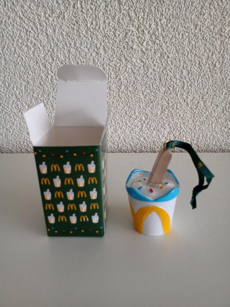 McFlurry Kerstbal van McDonalds (NIEUW), Verzamelen, Ophalen of Verzenden, Nieuw