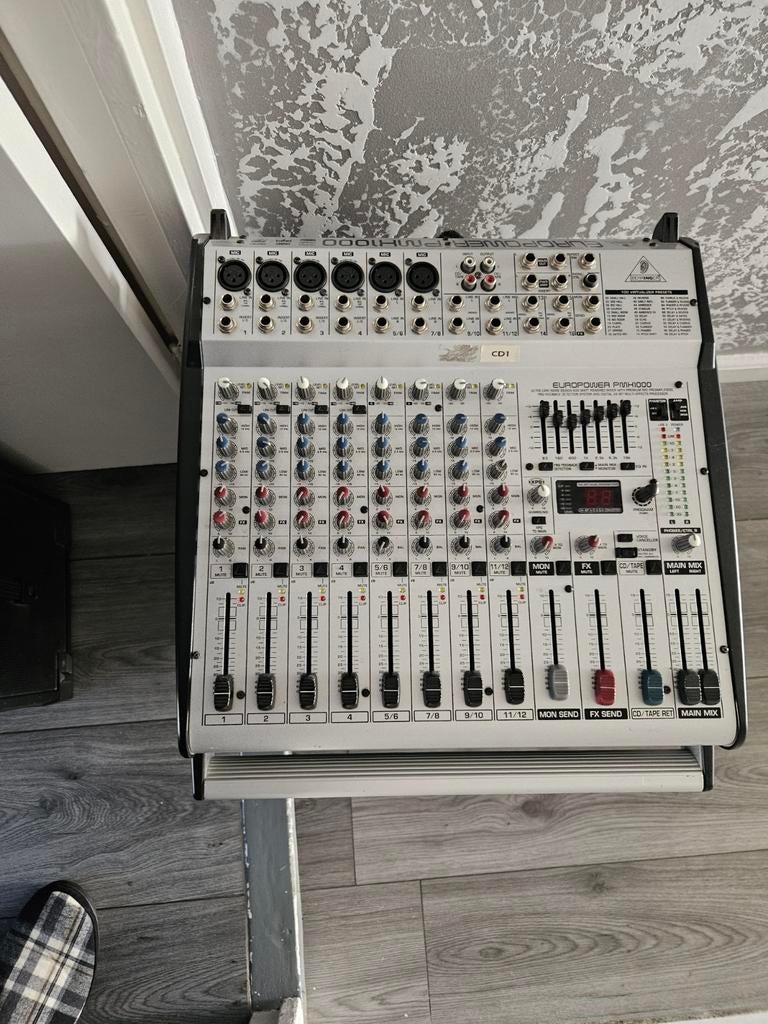 Zang installatie behringer + 4 boxen, Muziek en Instrumenten, Mengpanelen, Ophalen of Verzenden, Zo goed als nieuw, 10 tot 20 kanalen