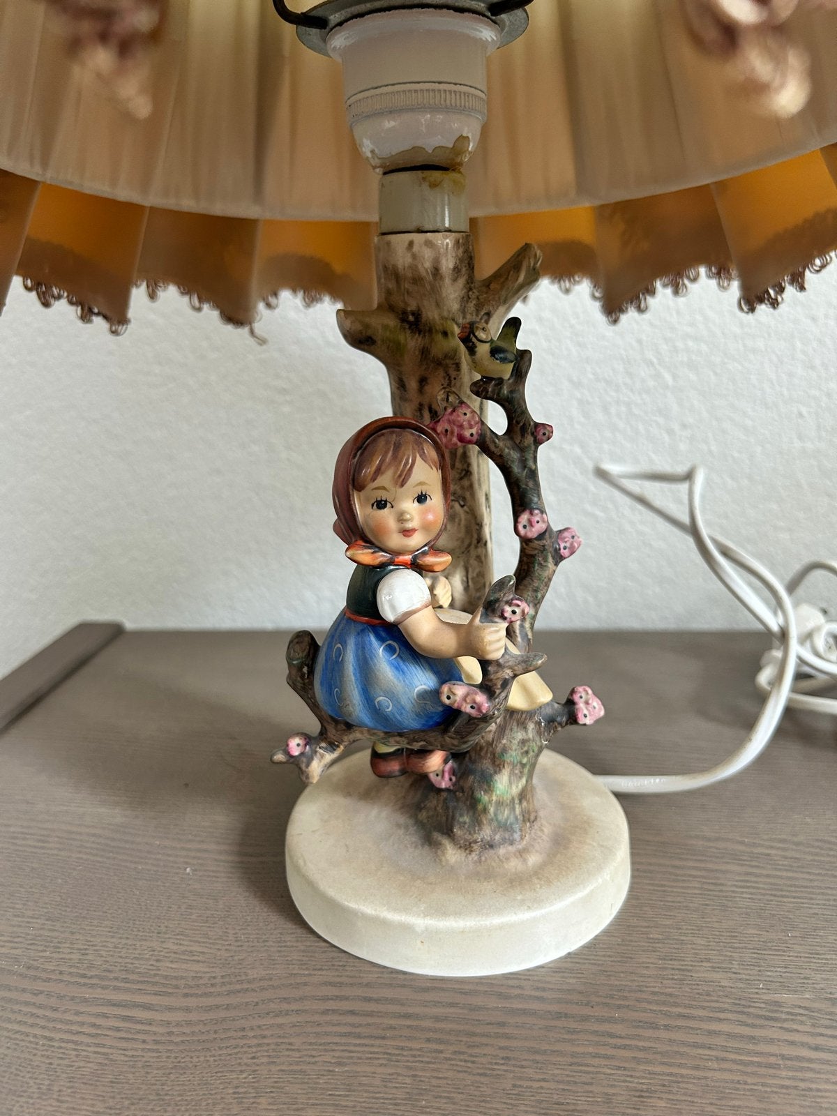 Vintage tafellamp met Hummel beeldje, Ophalen