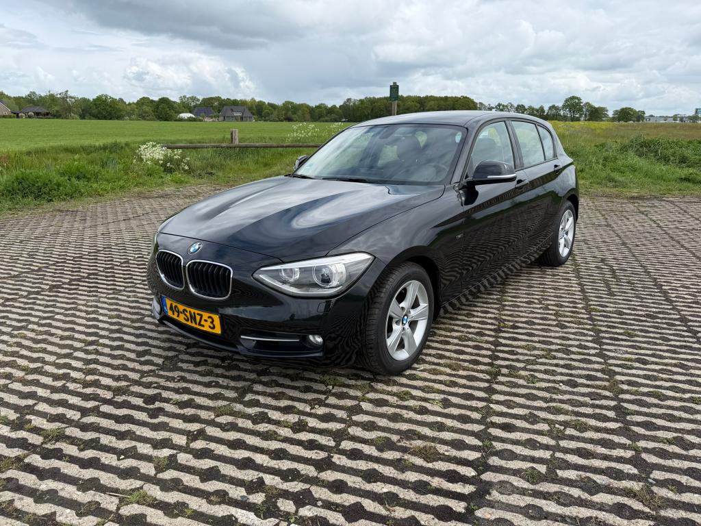 BMW 118i Business sport | Nwe ketting en Nokkenasverstellers, Auto's, 1-Serie, Euro 5, Zwart, 4 cilinders