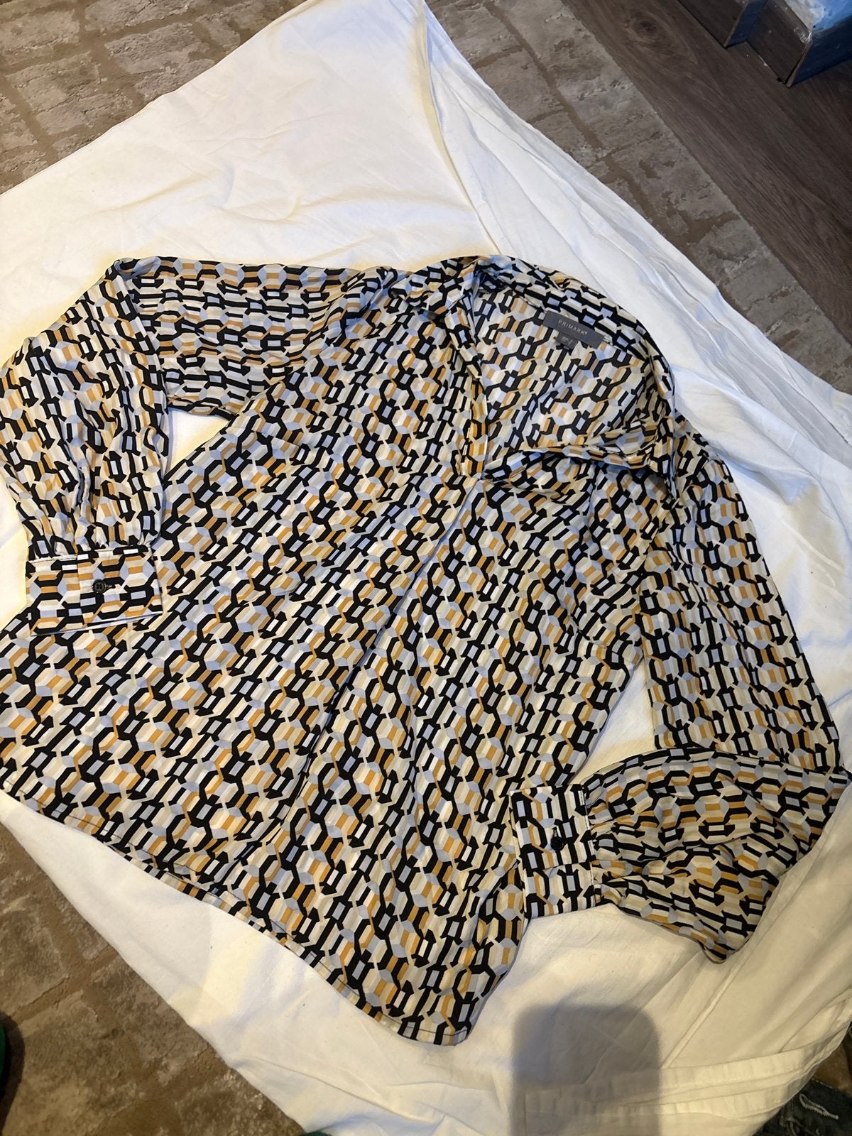 Primark Blouse met geometrische print, Ophalen of Verzenden, Zo goed als nieuw, Maat 38/40 (M), Zwart