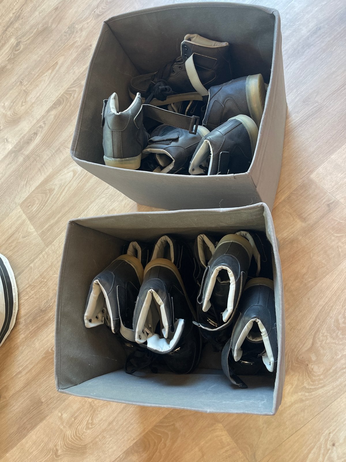 Partij LED-sneakers - 9 paar in diverse maten, Kleding | Dames, Ophalen of Verzenden, Gedragen, Zwart, Sneakers of Gympen