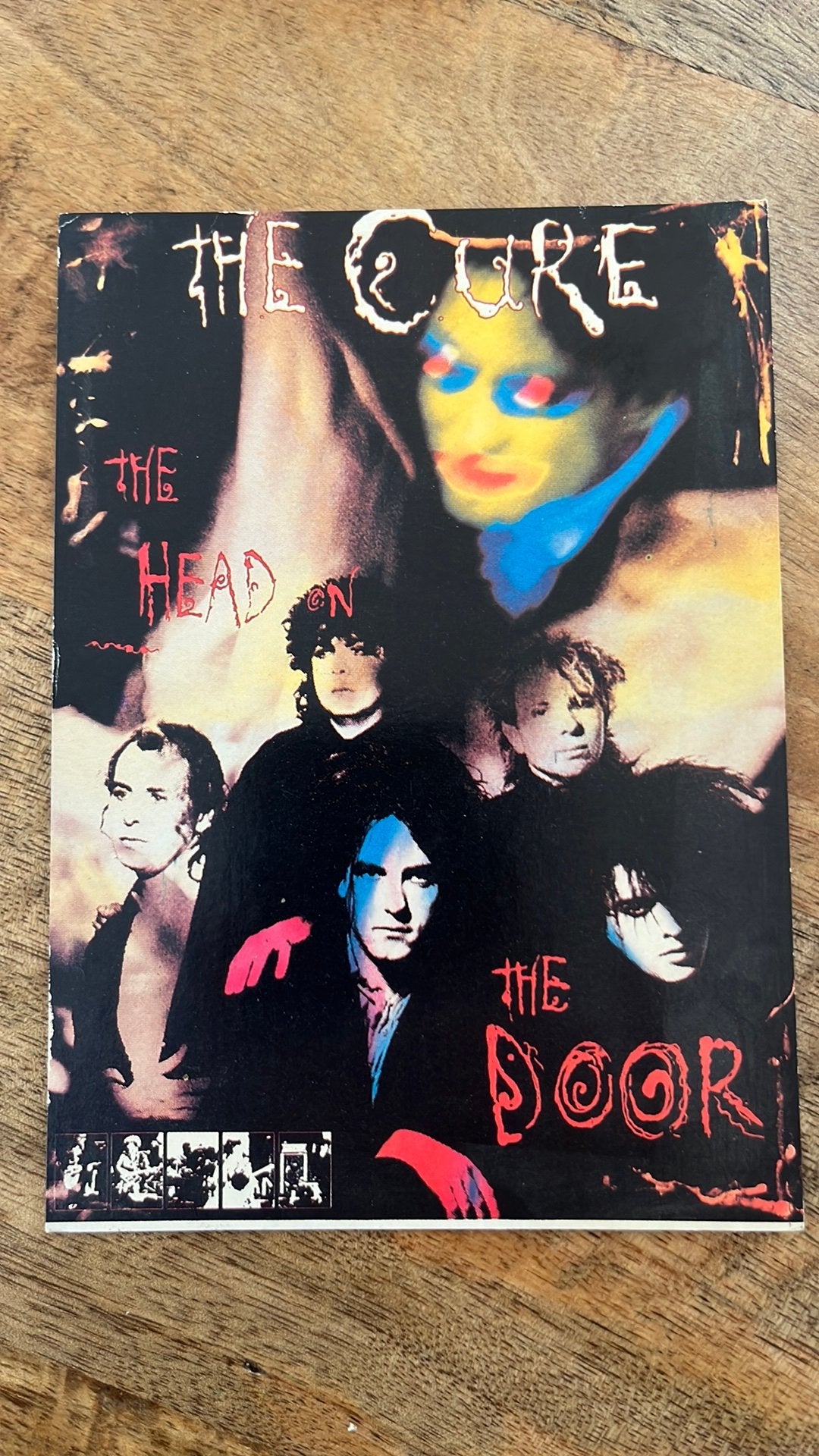Ansichtkaart The Cure - The Head The Open, Verzamelen, Muziek, Artiesten en Beroemdheden, Ophalen of Verzenden, Zo goed als nieuw