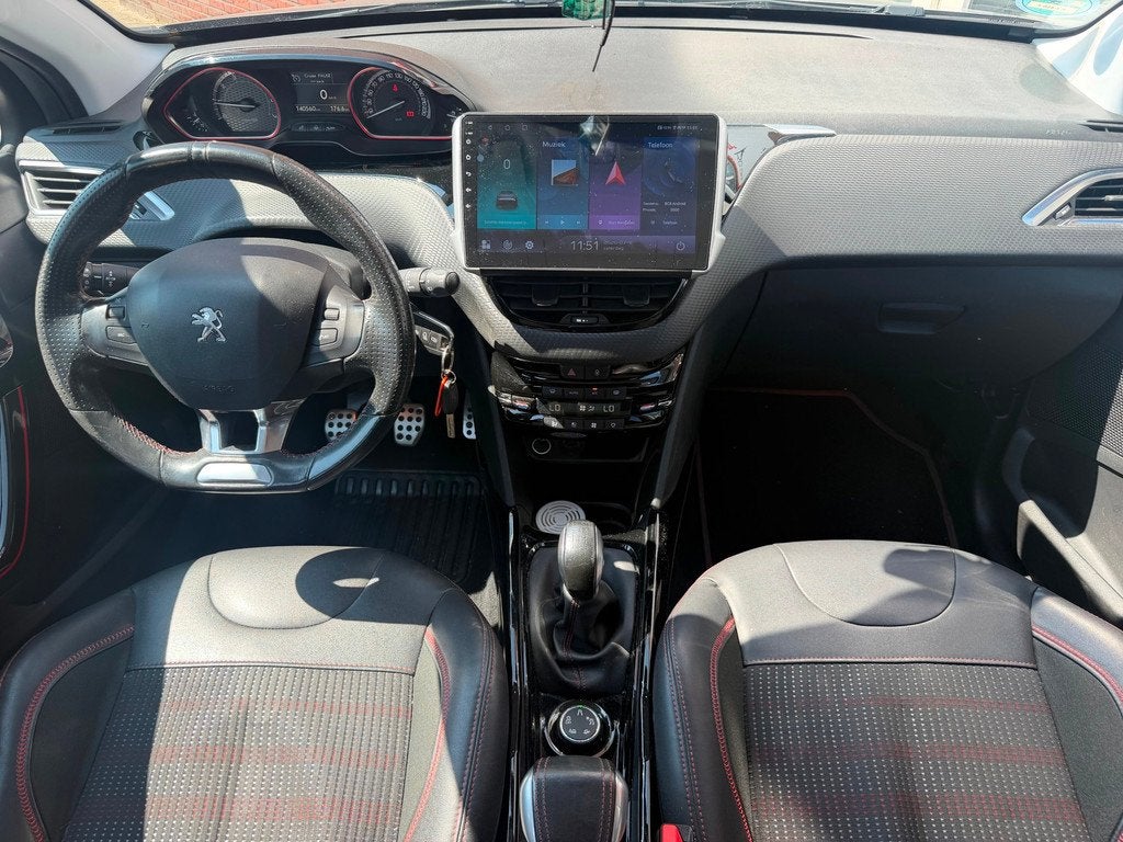 Peugeot 2008 1.2 PureTech GT-line / Leder / PDC / Navi / Cru, Auto's, Peugeot, Voorwielaandrijving, Met garantie (alle), Leder en Stof