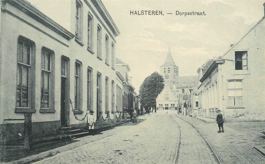 379-208-013 Halsteren Dorpsstraat, Verzenden, Voor 1920, Noord-Brabant