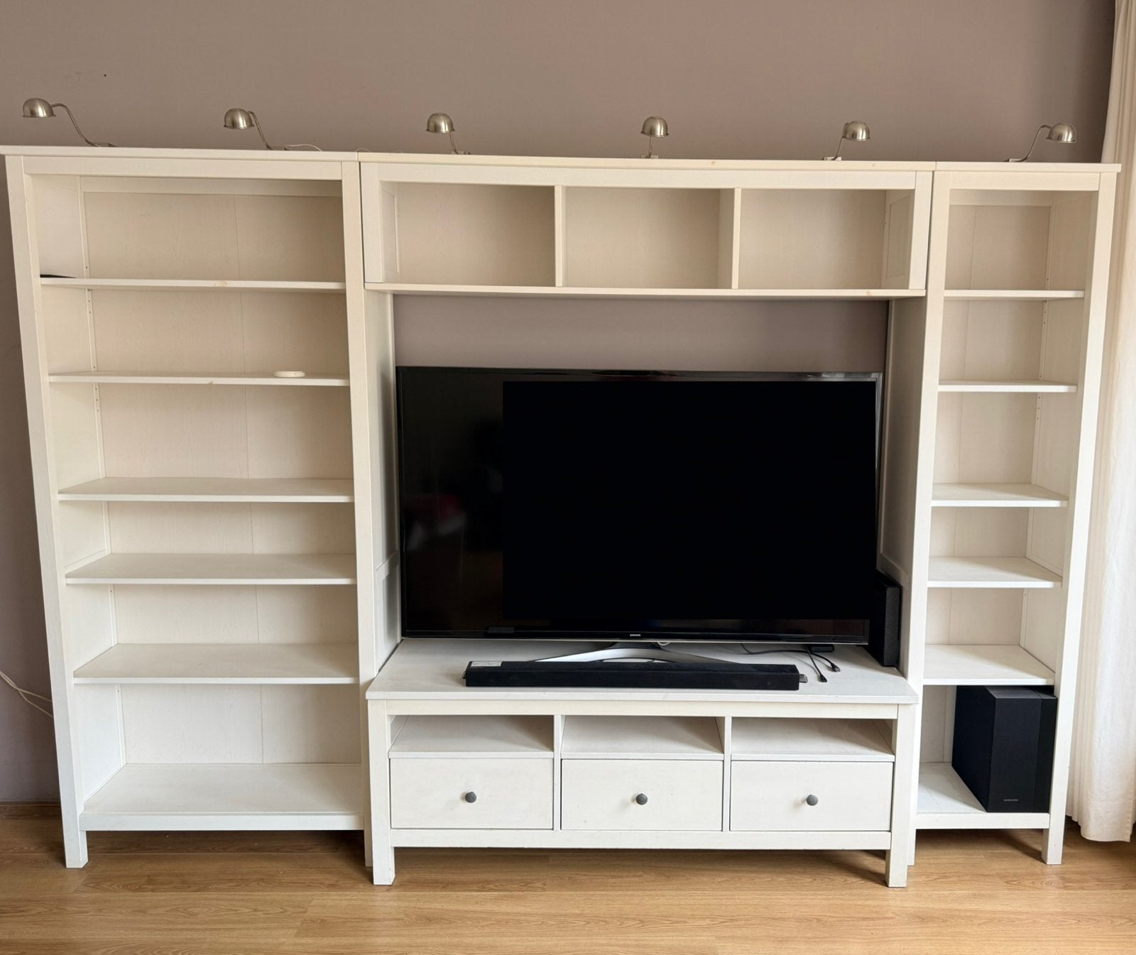 Ikea Hemnes TV-meubel met boekenkasten - Wit, Huis en Inrichting, Kasten | Televisiemeubels, Ophalen, 200 cm of meer, Zo goed als nieuw