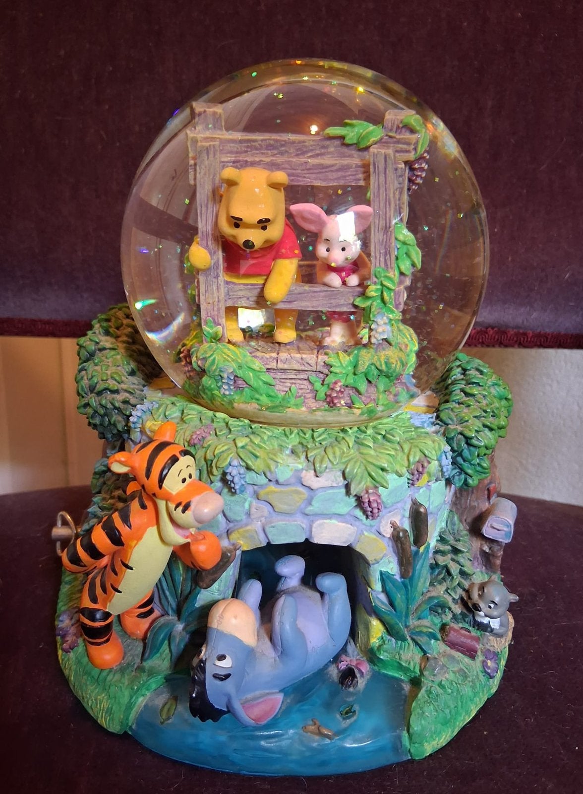 Prachtige winnie the phoo globe, Ophalen, Winnie de Poeh of vrienden, Zo goed als nieuw, Beeldje of Figuurtje