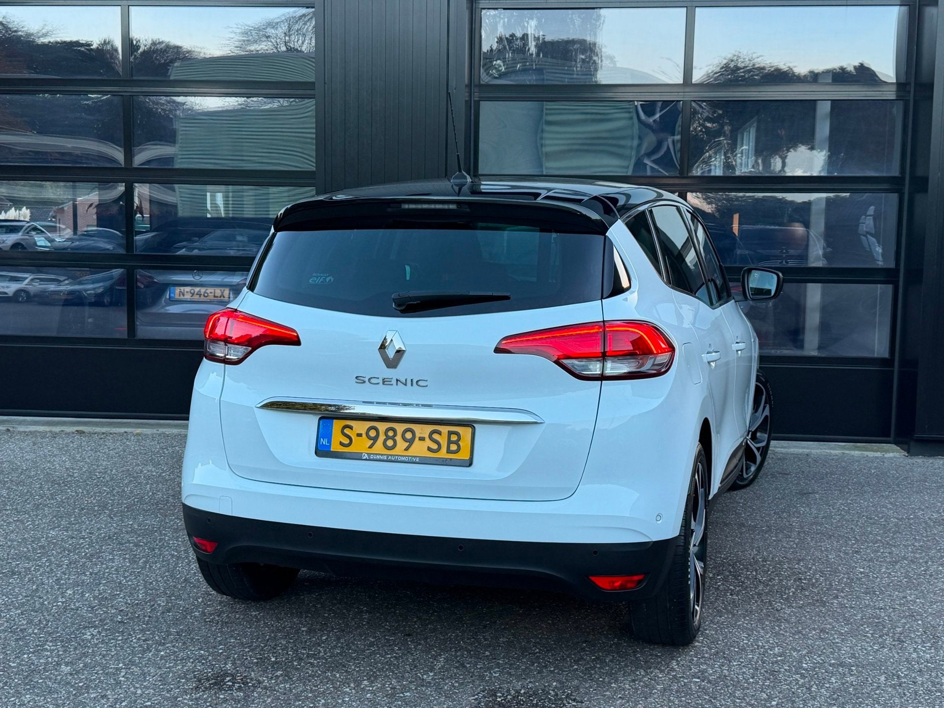 Renault Scénic 1.3 TCe Bose LED Navi Camera Trekh Aut., Auto's, 4 cilinders, Leder en Stof, Wit, Geïmporteerd