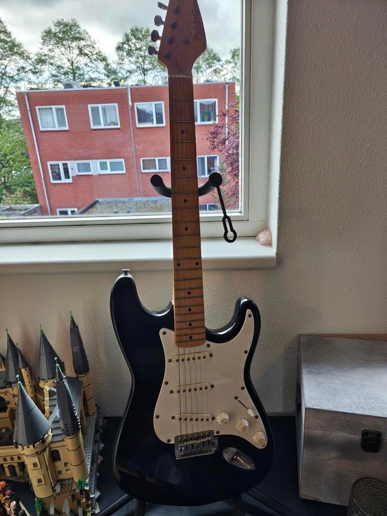 Elektrische gitaar met versterker en draagtas, Muziek en Instrumenten, Ophalen