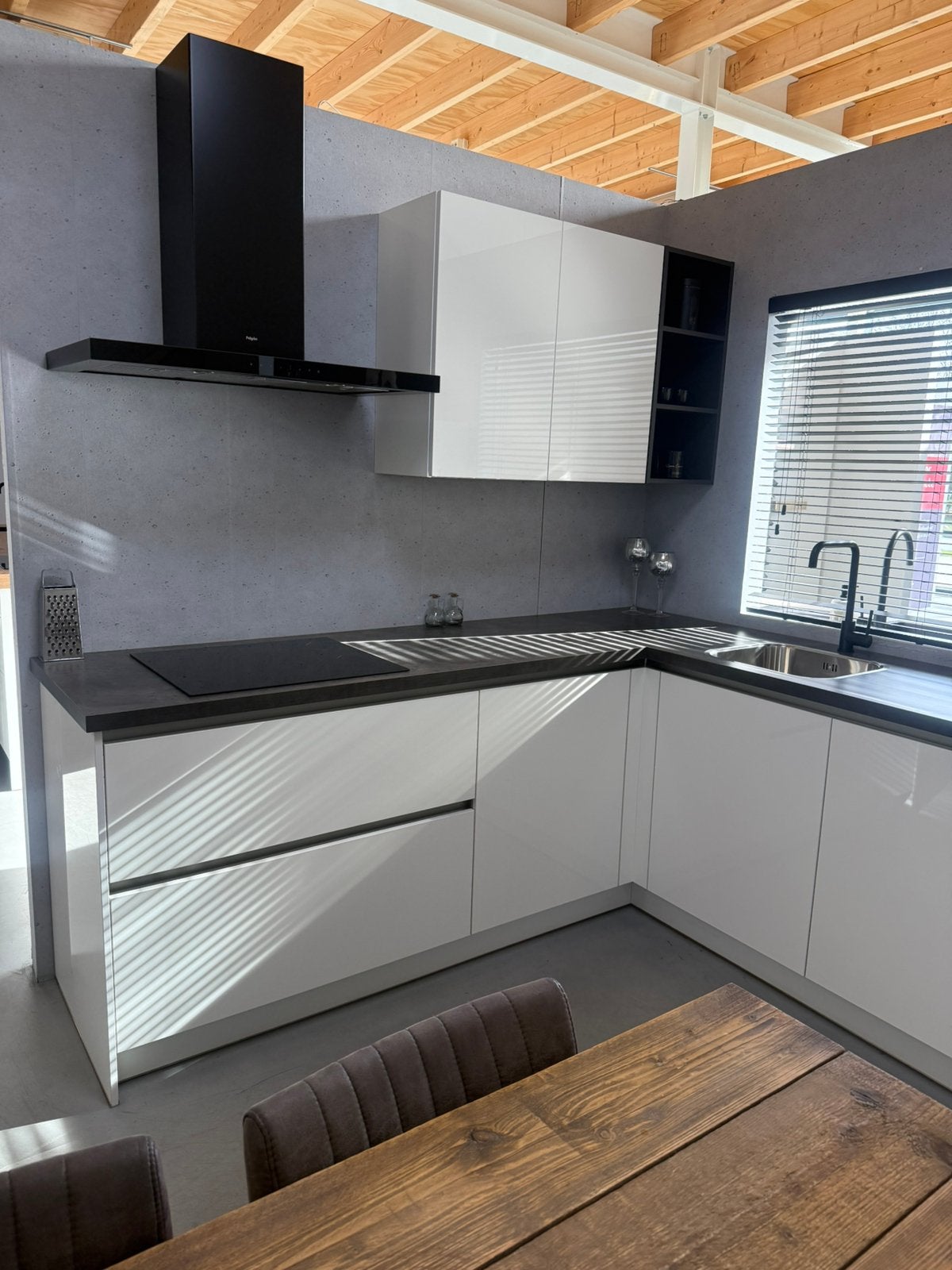 Showroomkeukens, Huis en Inrichting, Keuken | Complete keukens, Ophalen, Wit, Hoekkeuken, Nieuw