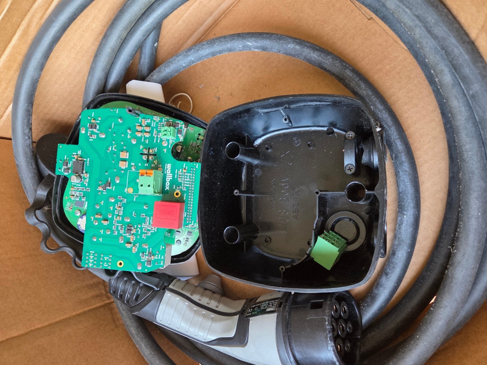 Defecte Wallbox laadpaal - kabel losgetrokken, Ophalen, Gebruikt, Laadpaal en Laadkabel