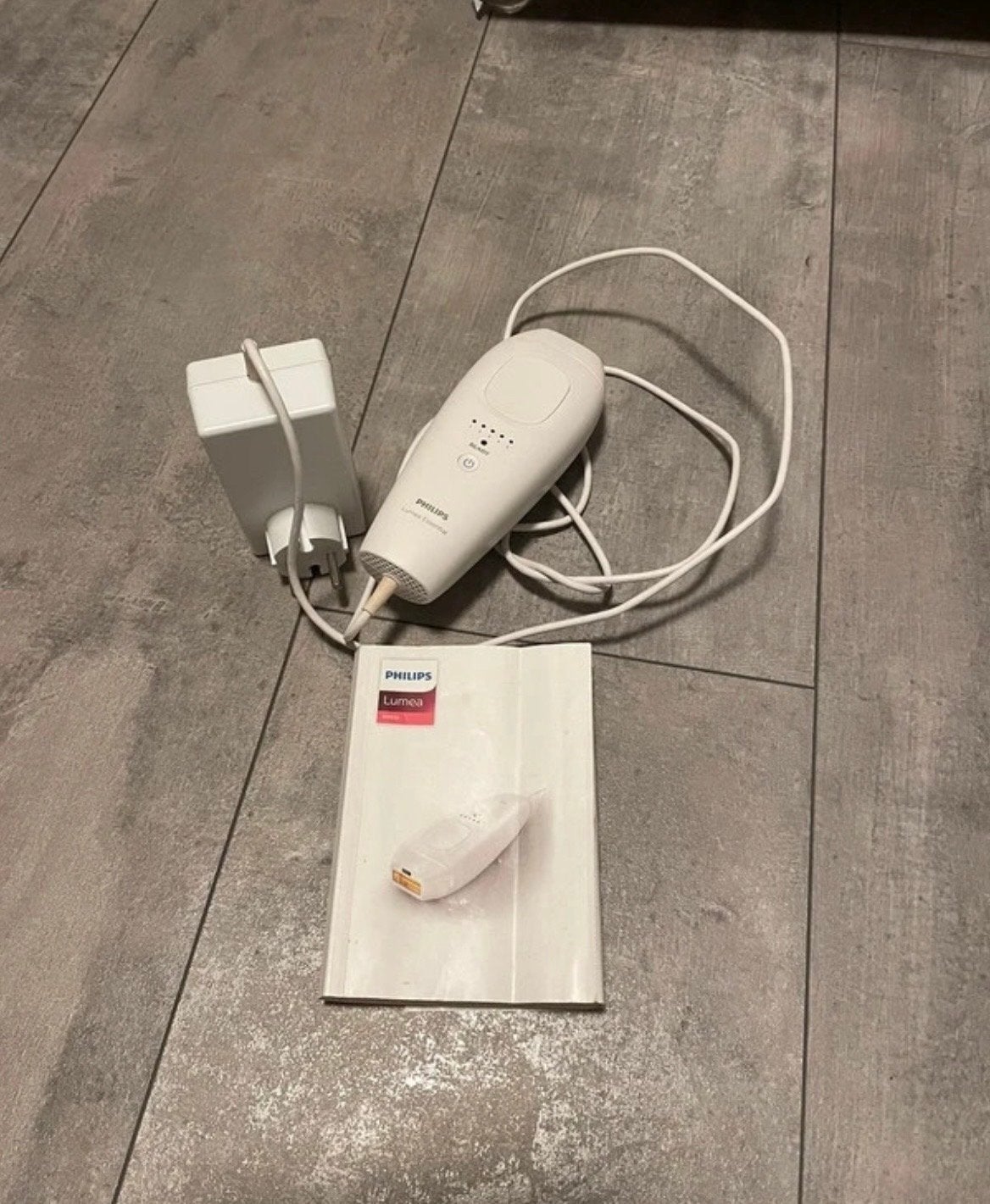 Philips Lumea Essential IPL ontharingsapparaat, Ophalen of Verzenden, Zo goed als nieuw, Scheren en Epileren