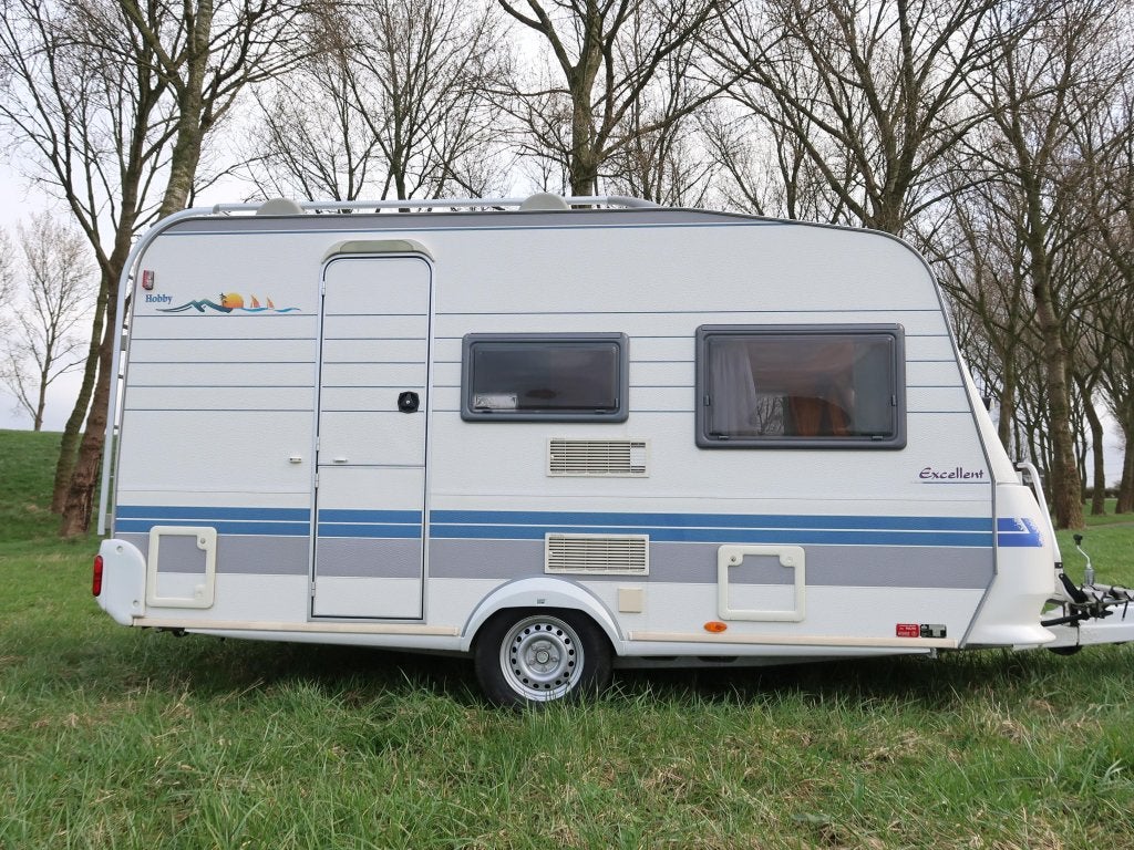 Hobby Excellent Easy 400 / 2x fietsendrager, Caravans en Kamperen, Dwarsbed, Hobby, Bedrijf, Treinzit