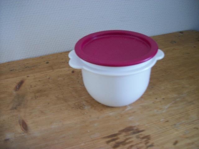 Tupperware ( klik ) Bakje ( rood deksel, 700 ml ), Ophalen of Verzenden, Gebruikt, Rood, Bak of Kom