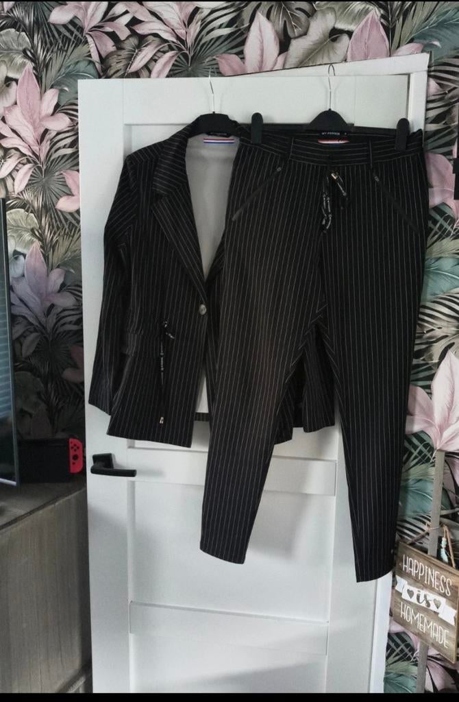 My Pashion travelstof pak - Zo goed als nieuw!, Kleding | Dames, Maat 38/40 (M), Kostuum of Pak, Ophalen of Verzenden, Zo goed als nieuw