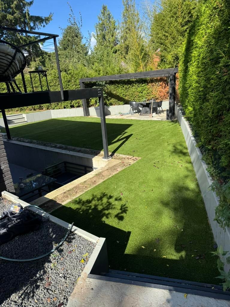 Kunstgras nieuw met mosdraad, Tuin- of Vijveraanleg