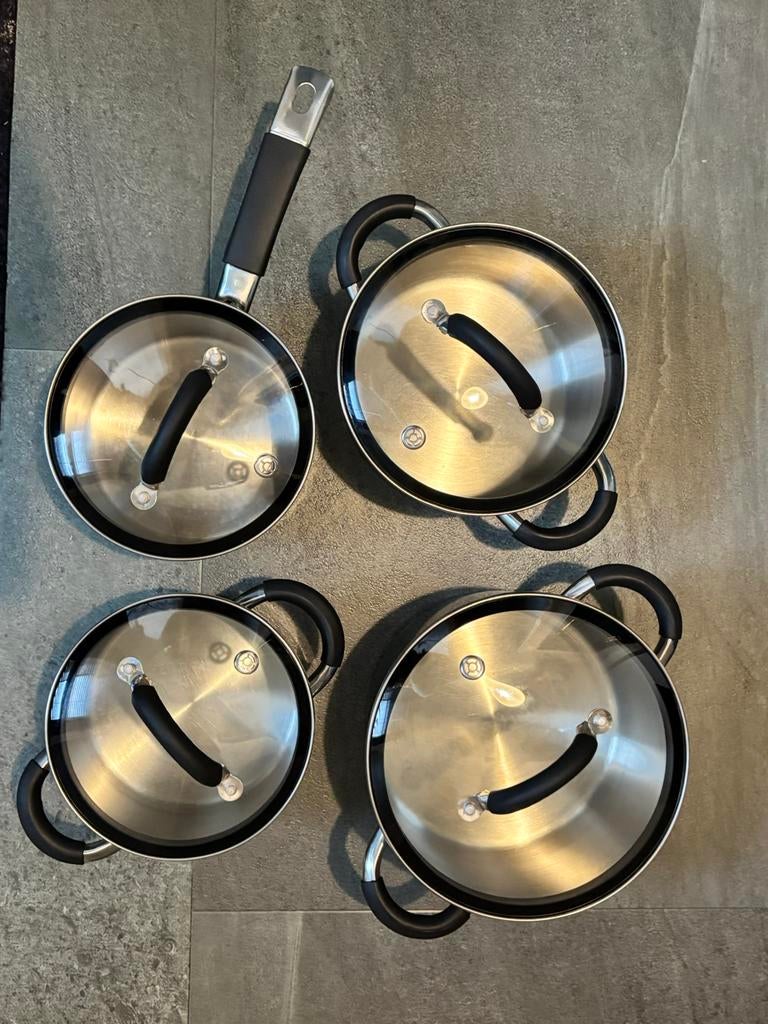 4 kookpannen met deksel, Huis en Inrichting, Keuken | Potten en Pannen, Ophalen of Verzenden, Gebruikt, Kookpan of Snelkookpan