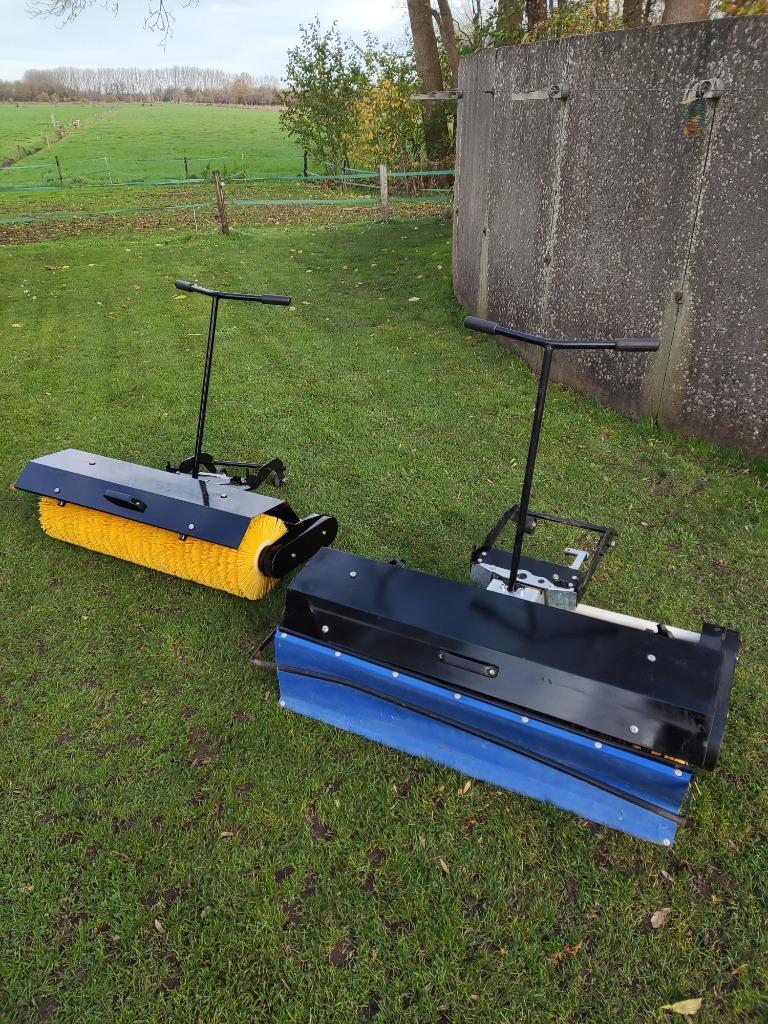 2 HUSQVARNA (KOVA) veegborstels (1 x T-20442, 1 x T-20444), KOVA, Nieuw, 90 tot 120 cm, KOVA