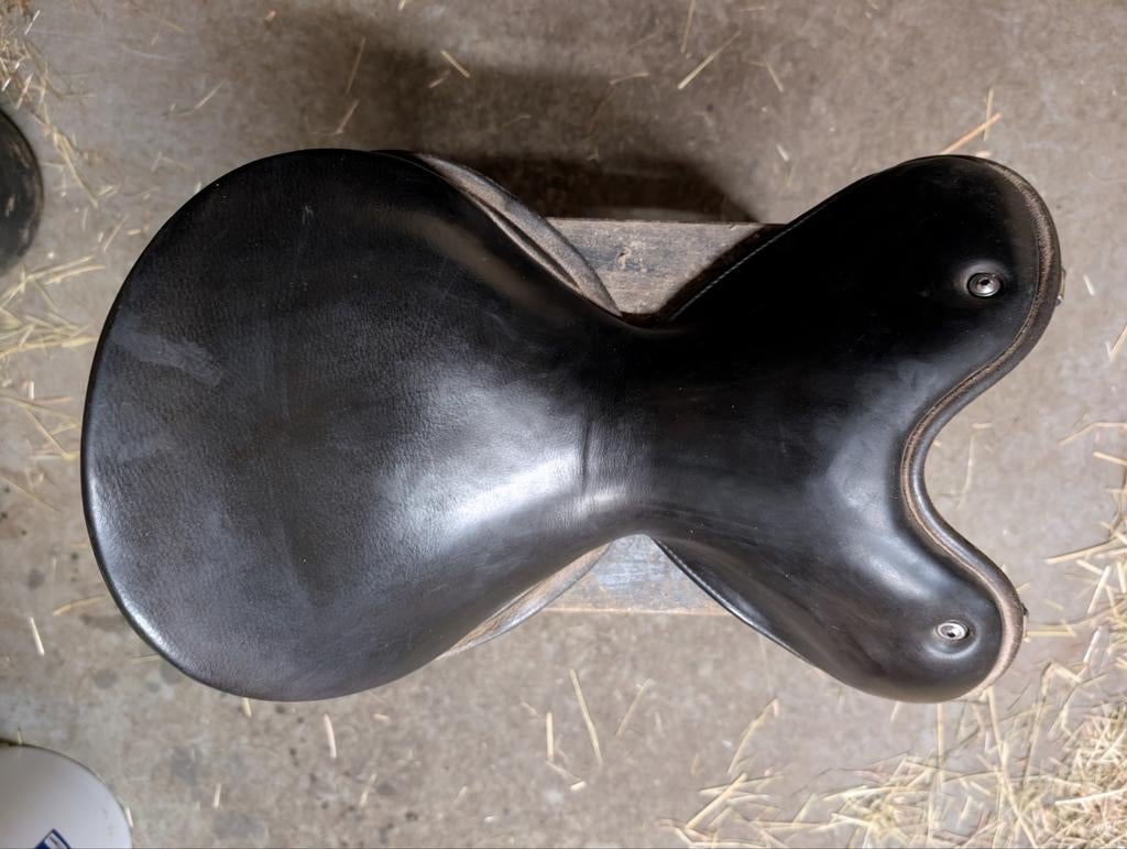 Wow zitting deep seat 17 inch maat 1 te koop, Dieren en Toebehoren, Paarden en Pony's | Zadels, Ophalen, Dressuur