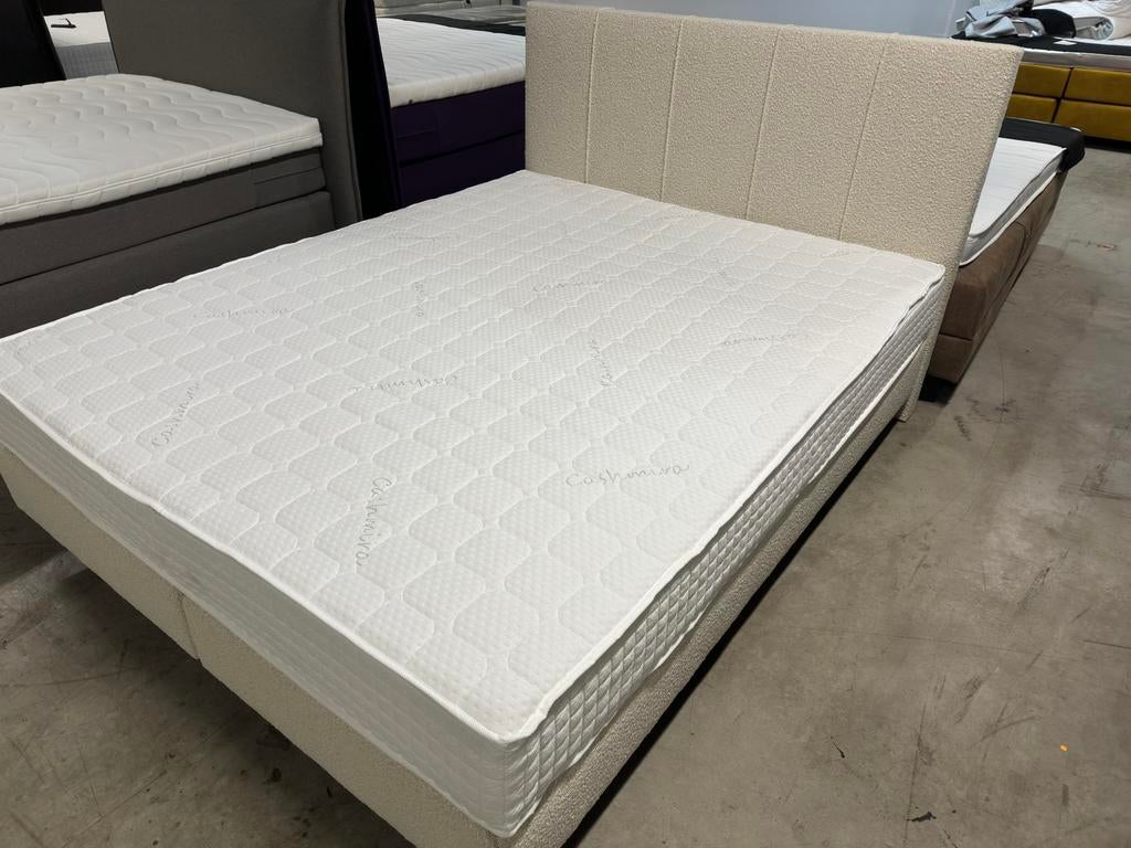 ACTIE ! Boxspring 160x200 incl matras tencel teddy stof, Beige, Ophalen of Verzenden, 200 cm, 160 cm