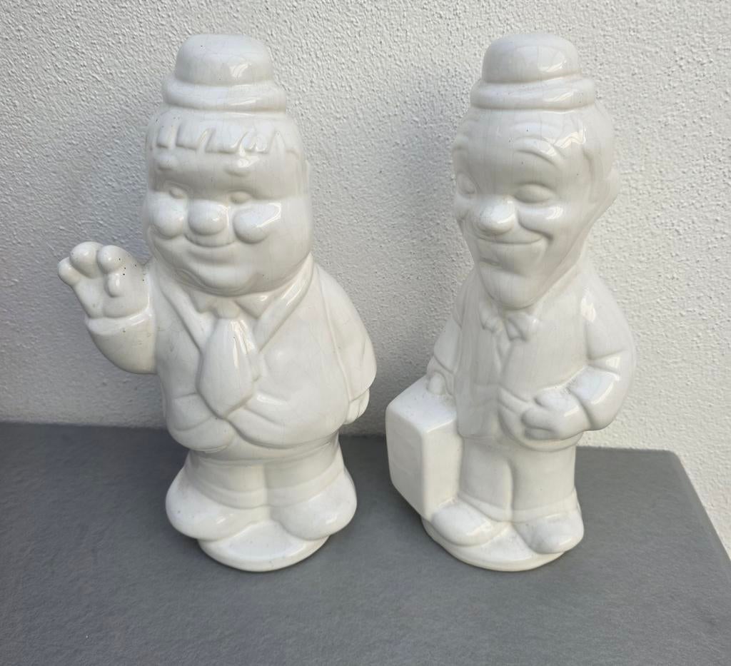 Twee keramische beeldjes Laurel & Hardy, Verzamelen, Beelden en Beeldjes, Ophalen of Verzenden, Zo goed als nieuw, Mens