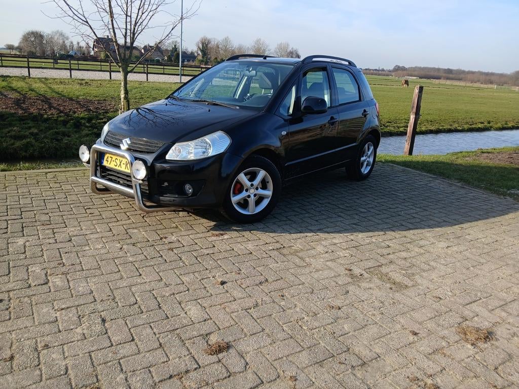Suzuki SX4 eerste eigenaar, NL auto en km's kloppend via NAP, Voorwielaandrijving, 15 km/l, 4 cilinders, Origineel Nederlands