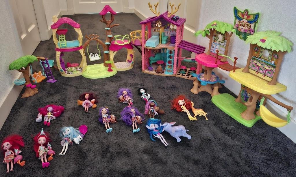 Enchantimals huizen, poppetjes met diertjes en verdere acc., Kinderen en Baby's, Speelgoed | Poppenhuizen, Ophalen, Gebruikt, Poppenhuis