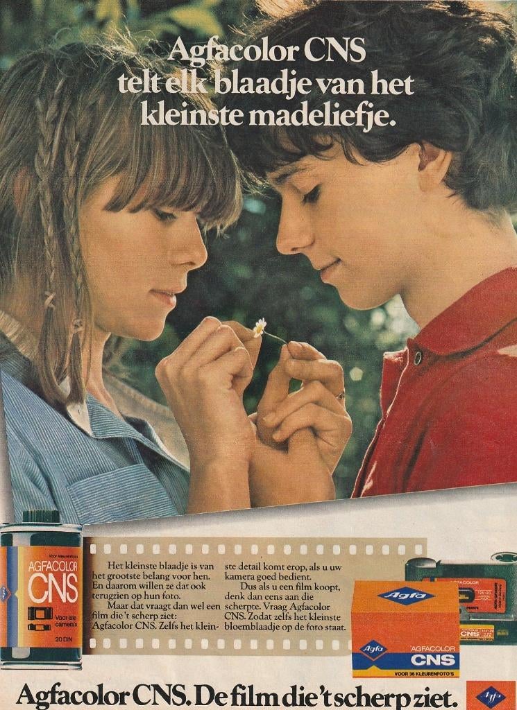 Retro reclame 1979 Agfa CNS jongen en meisje madeliefje, Verzenden, Overige typen