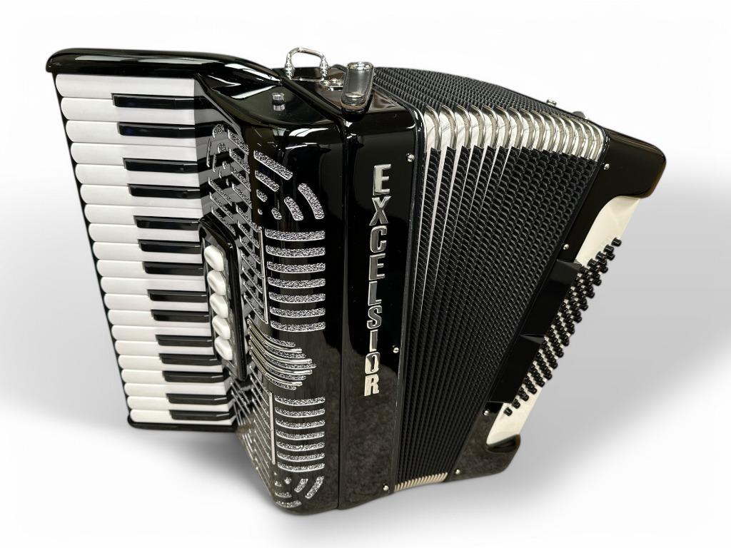Accordiola, Borsini, Fisart, Paolo Soprani, Mengascini enz., Muziek en Instrumenten, Ophalen, Info@sileon.nl, Terborg, Met koffer
